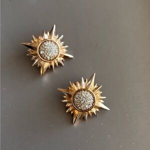 Vintage - Signed - Swarovski NWT Gold tone Sunburst Crystal Clip Earrings